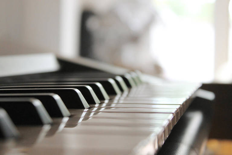 How To Clean Piano Keys (For Acoustic And Digital Pianos)